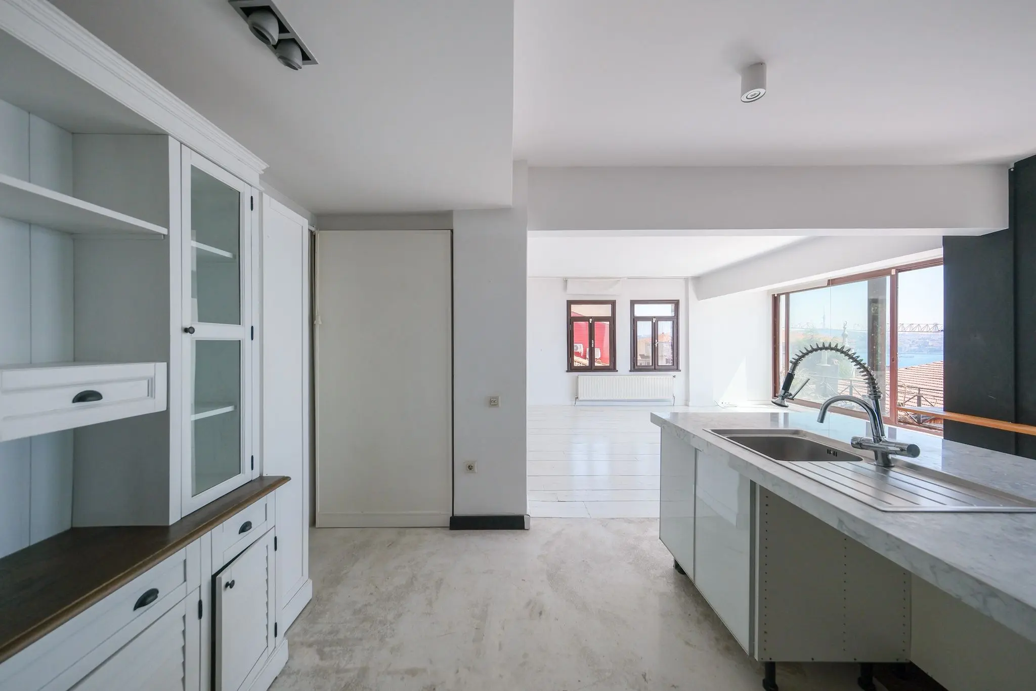 Fitted kitchen